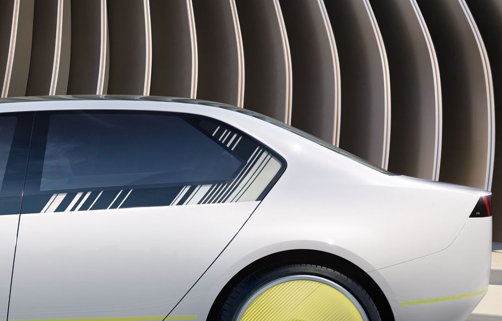 Noul concept BMW i Vision Dee impresionează la CES: Head-Up Display pe toată lățimea parbrizului - Poza 11