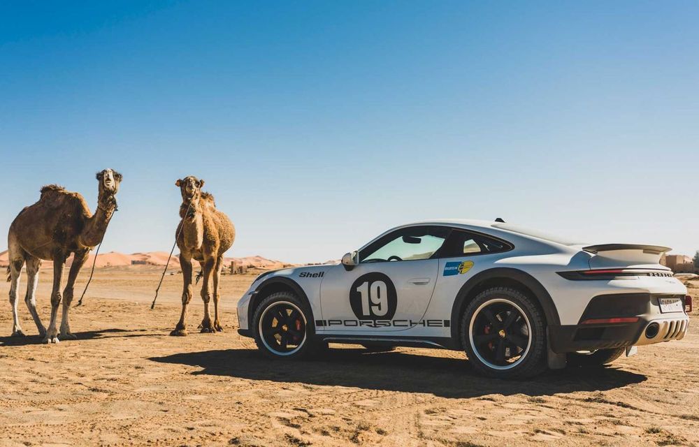 Porsche anunță o serie de teme retro pentru 911 Dakar, inclusiv legendara grafică &quot;Martini&quot; - Poza 3