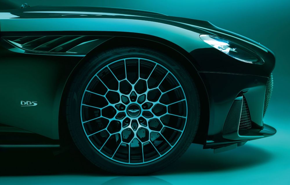 Aston Martin prezintă cel mai puternic DBS din istorie: 770 CP și producție limitată - Poza 18