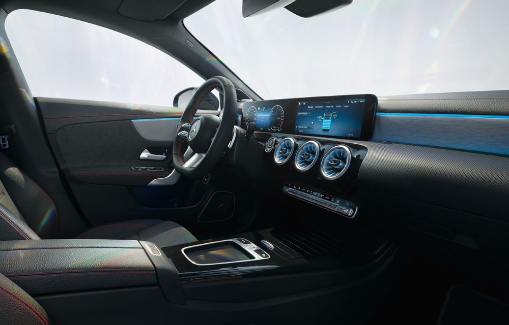 Noul Mercedes-Benz CLA facelift debutează cu motoare electrificate și două versiuni AMG - Poza 6