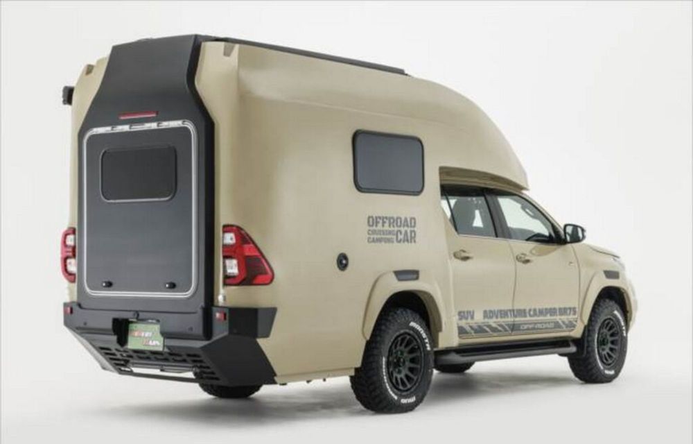 Toyota Hilux, transformat într-un camper de 78.000 de euro: două camere, aer condiționat și panou solar - Poza 4