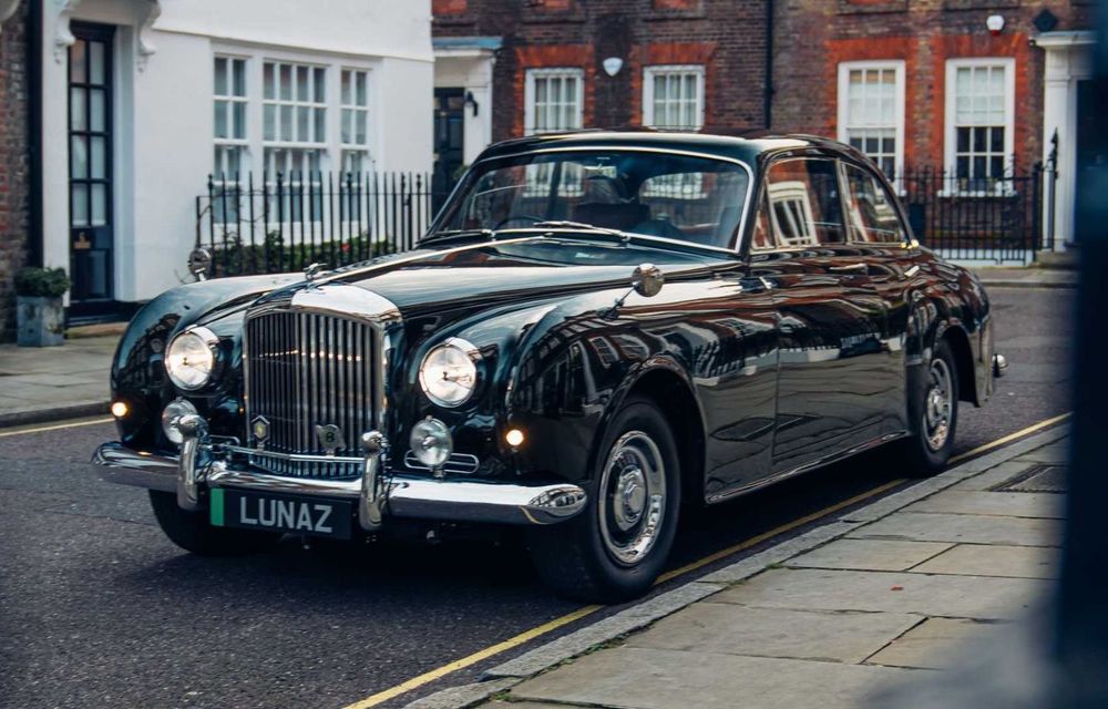 Un Bentley clasic din anii ’60 a fost transformat într-o mașină electrică - Poza 1