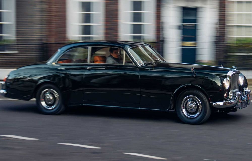 Un Bentley clasic din anii ’60 a fost transformat într-o mașină electrică - Poza 3