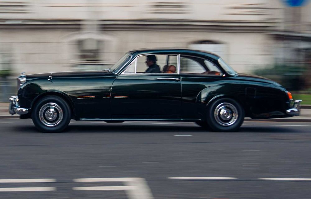 Un Bentley clasic din anii ’60 a fost transformat într-o mașină electrică - Poza 4
