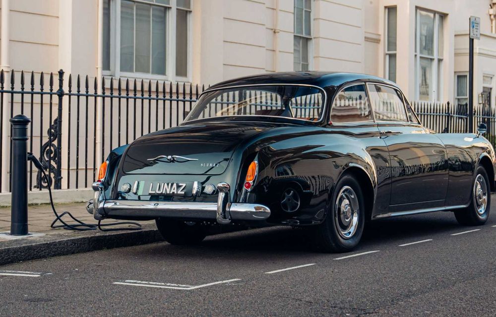 Un Bentley clasic din anii ’60 a fost transformat într-o mașină electrică - Poza 7