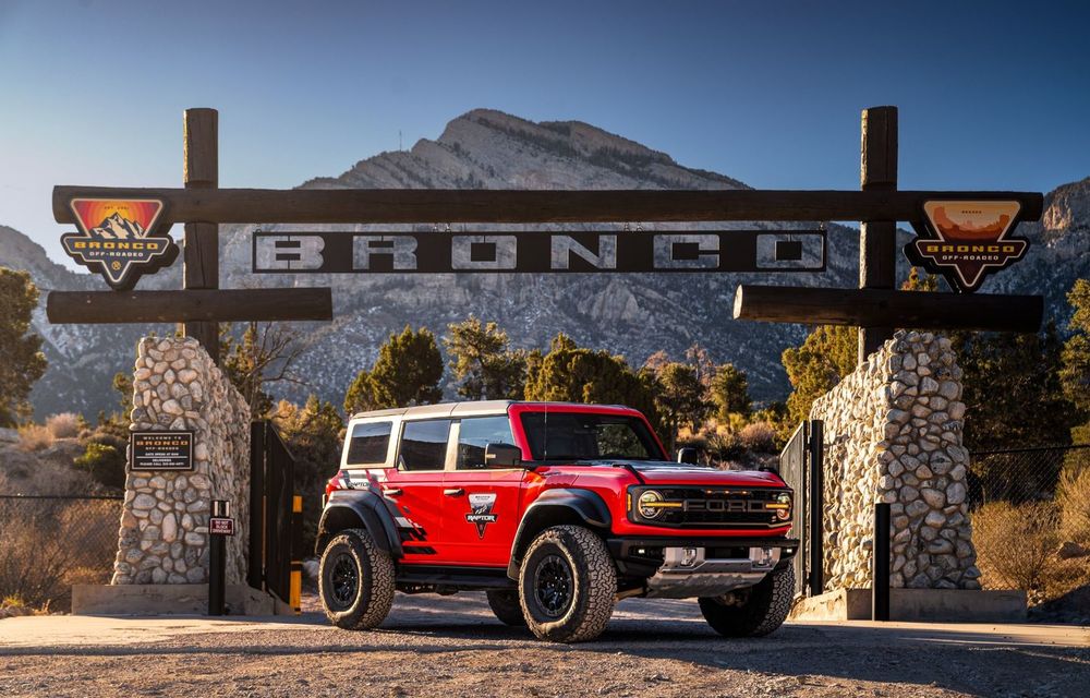 Ford îi învață pe clienții lui Bronco Raptor cum să conducă în off-road - Poza 1