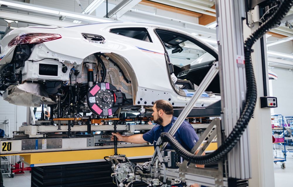 BMW: producția exclusivistului 3.0 CSL va debuta în primăvară - Poza 12