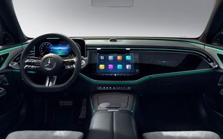 Imagini cu interiorul noului Mercedes-Benz Clasa E: cameră pentru videoconferință și TikTok