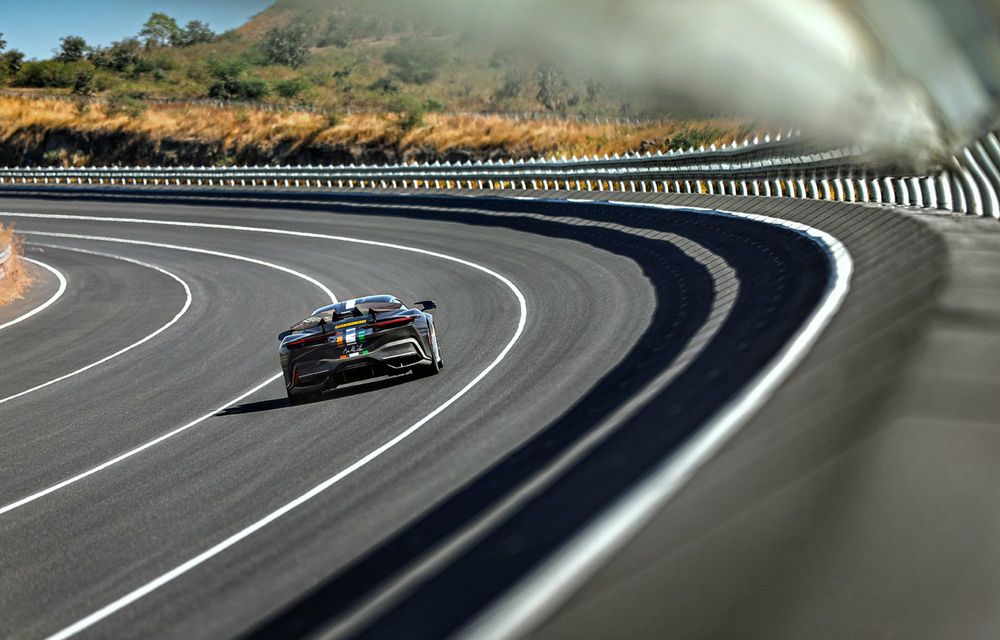 Record mondial: Pininfarina Battista, cea mai rapidă mașină de serie pe sfertul de milă - Poza 5