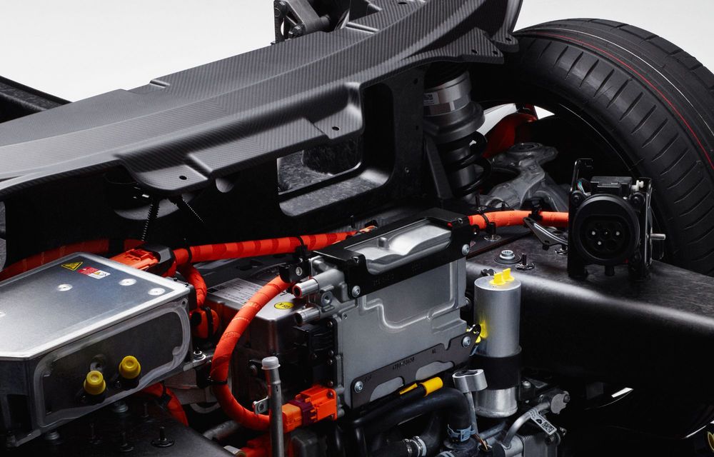 Noi detalii despre succesorul lui Lamborghini Aventador: motor V12 hibrid de 1015 cai putere - Poza 11