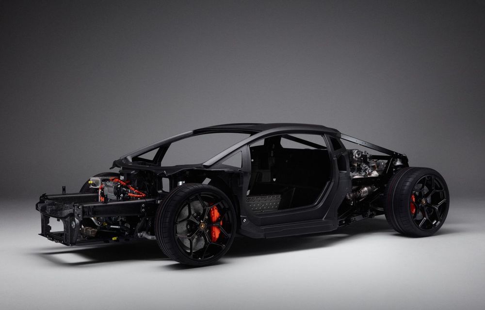 Acesta este „scheletul” viitorului Lamborghini Aventador: șasiu din fibră de carbon - Poza 1
