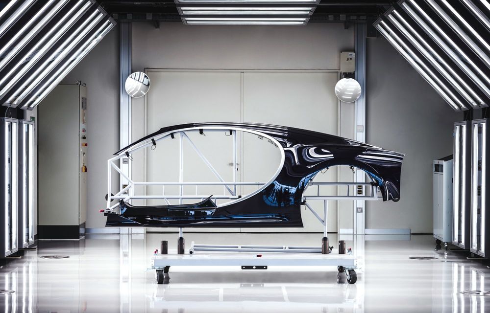Dedicare dusă la extrem: Vopsirea unui Bugatti durează chiar și 700 de ore - Poza 3