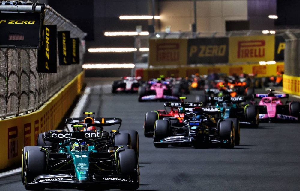Sergio Perez, victorie în Arabia Saudită. Fernando Alonso, din nou, pe podium - Poza 3