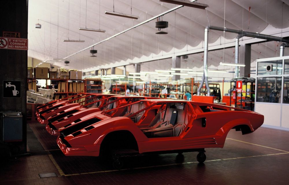 Istorie în imagini: cum a evoluat fabrica Lamborghini în ultimii 60 de ani - Poza 194