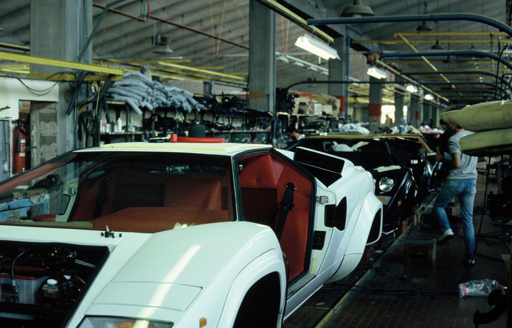 Istorie în imagini: cum a evoluat fabrica Lamborghini în ultimii 60 de ani - Poza 199