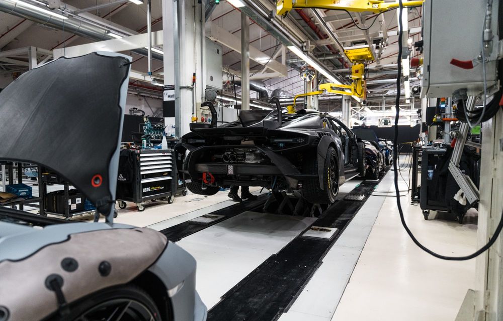 Istorie în imagini: cum a evoluat fabrica Lamborghini în ultimii 60 de ani - Poza 34