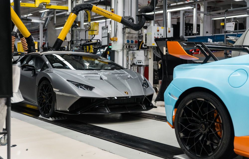 Istorie în imagini: cum a evoluat fabrica Lamborghini în ultimii 60 de ani - Poza 47