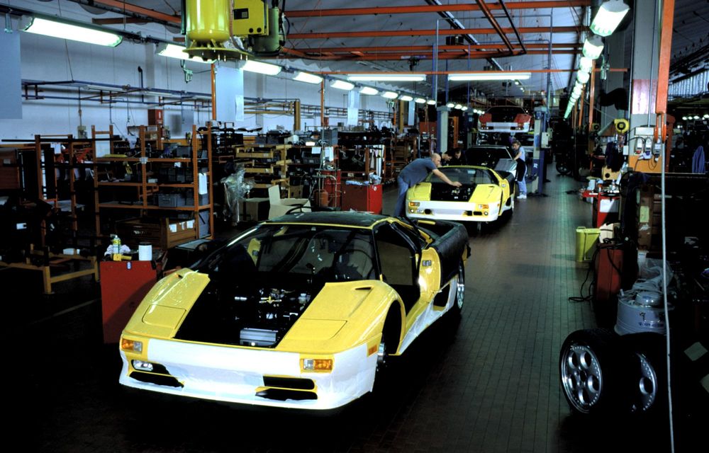Istorie în imagini: cum a evoluat fabrica Lamborghini în ultimii 60 de ani - Poza 61
