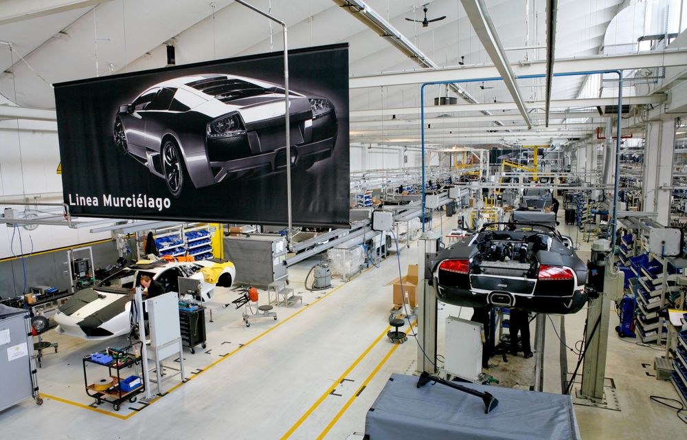 Istorie în imagini: cum a evoluat fabrica Lamborghini în ultimii 60 de ani - Poza 19