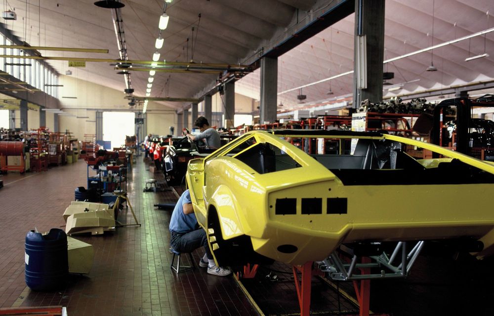 Istorie în imagini: cum a evoluat fabrica Lamborghini în ultimii 60 de ani - Poza 189