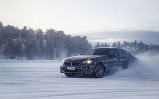 Imagini cu noul BMW i5 din timpul testelor de iarnă