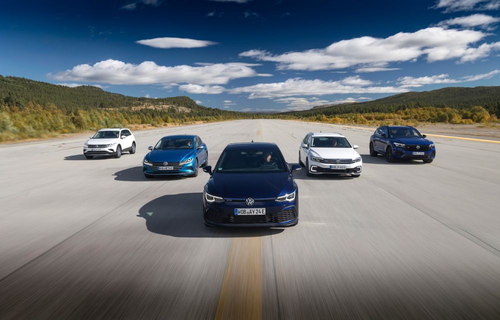 Șeful Volkswagen: noile generații Passat, Tiguan și T-Roc vor fi ultimele cu motoare termice - Poza 1