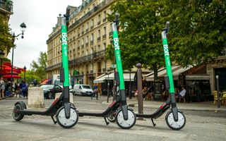 Parisul vrea să interzică trotinetele electrice