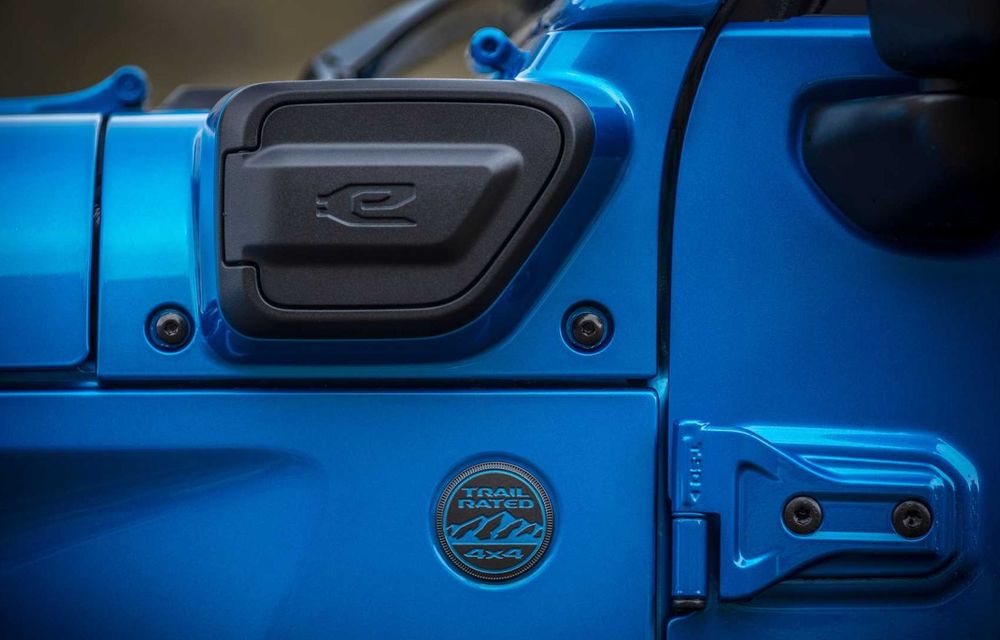 Noul Jeep Wrangler facelift: design nou al grilei, linii de echipare noi și ecran central mai mare - Poza 66