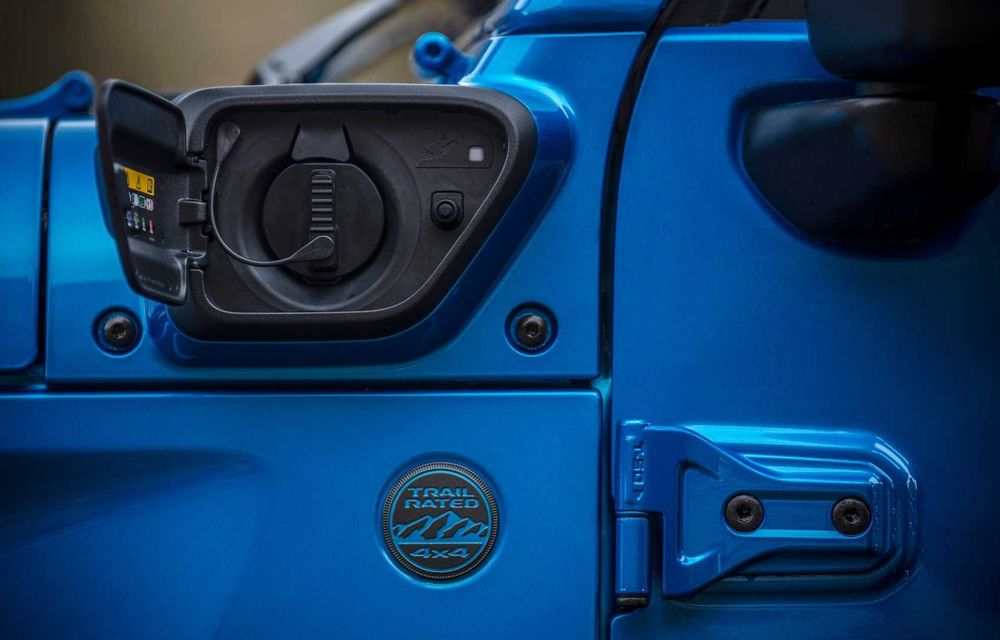 Noul Jeep Wrangler facelift: design nou al grilei, linii de echipare noi și ecran central mai mare - Poza 67