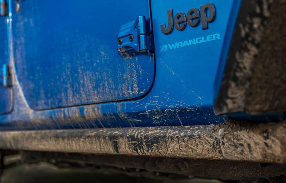 Noul Jeep Wrangler facelift: design nou al grilei, linii de echipare noi și ecran central mai mare - Poza 68