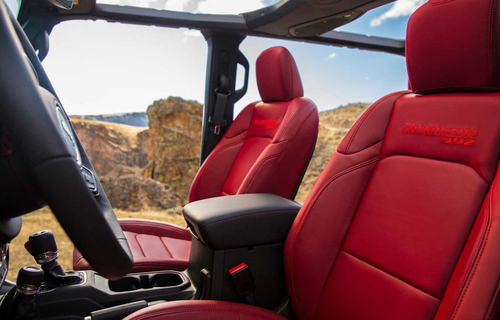 Noul Jeep Wrangler facelift: design nou al grilei, linii de echipare noi și ecran central mai mare - Poza 74