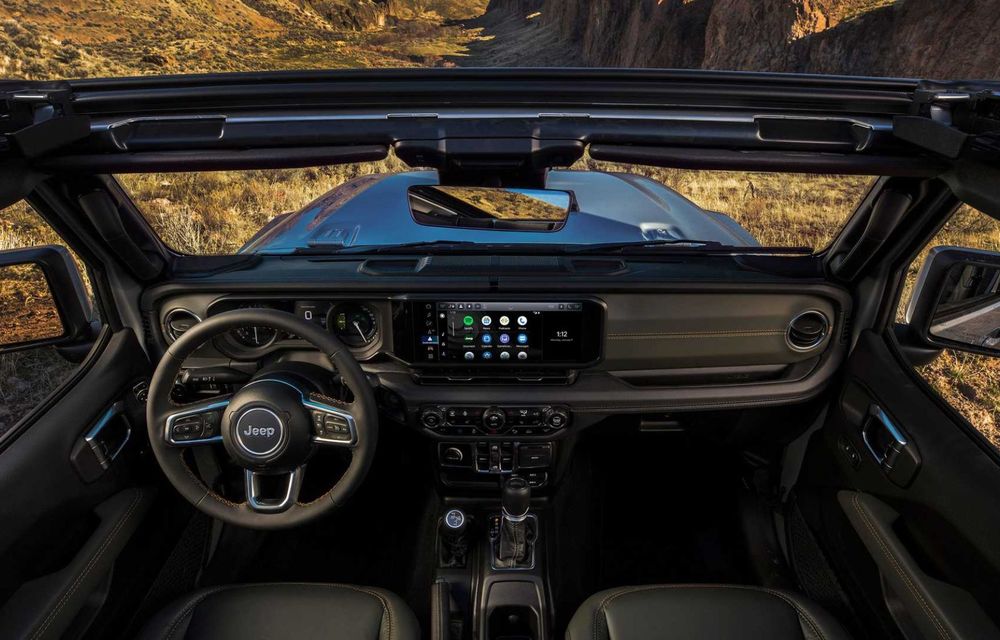 Noul Jeep Wrangler facelift: design nou al grilei, linii de echipare noi și ecran central mai mare - Poza 83