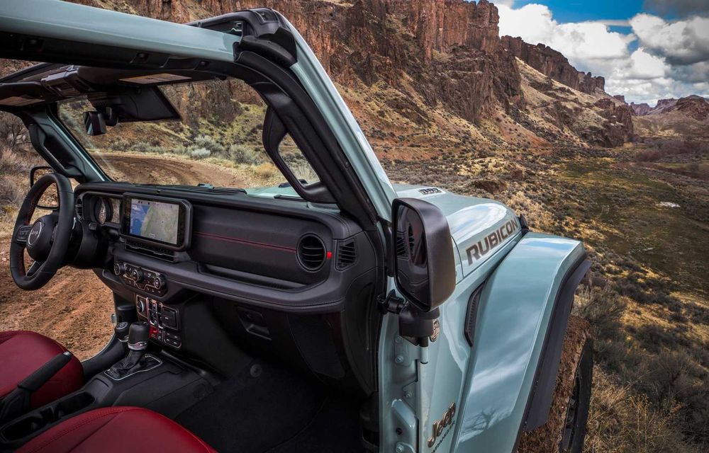 Noul Jeep Wrangler facelift: design nou al grilei, linii de echipare noi și ecran central mai mare - Poza 94