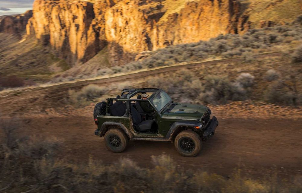 Noul Jeep Wrangler facelift: design nou al grilei, linii de echipare noi și ecran central mai mare - Poza 49