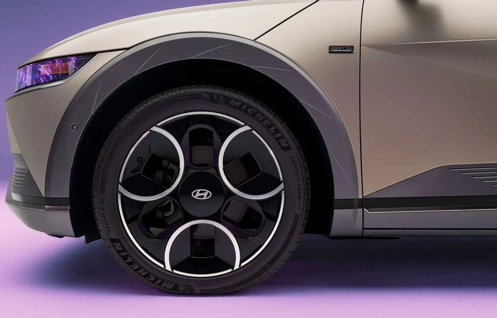 Hyundai prezintă conceptul Ioniq 5 Disney100 Platinum: faruri animate și trapă cu sclipici magic digital - Poza 4