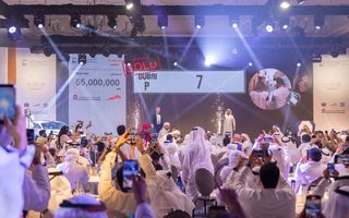 Record: Un număr de înmatriculare s-a vândut cu 13.7 milioane de euro în Dubai