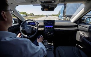 Ford lansează un sistem de conducere semi-autonomă pe bază de abonament: 18 lire/lună