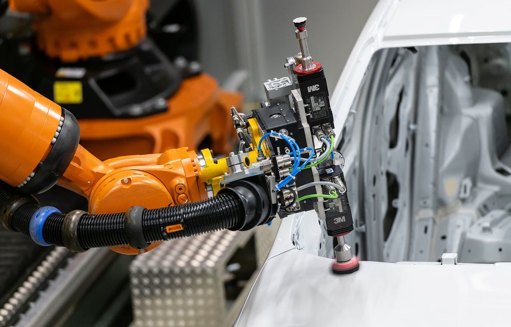 BMW introduce inteligența artificială în uzinele sale. Inspecțiile, realizate de roboți inteligenți - Poza 8