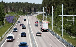 Suedia deschide prima autostradă electrificată în 2025. Mașinile electrice se vor încărca din mers