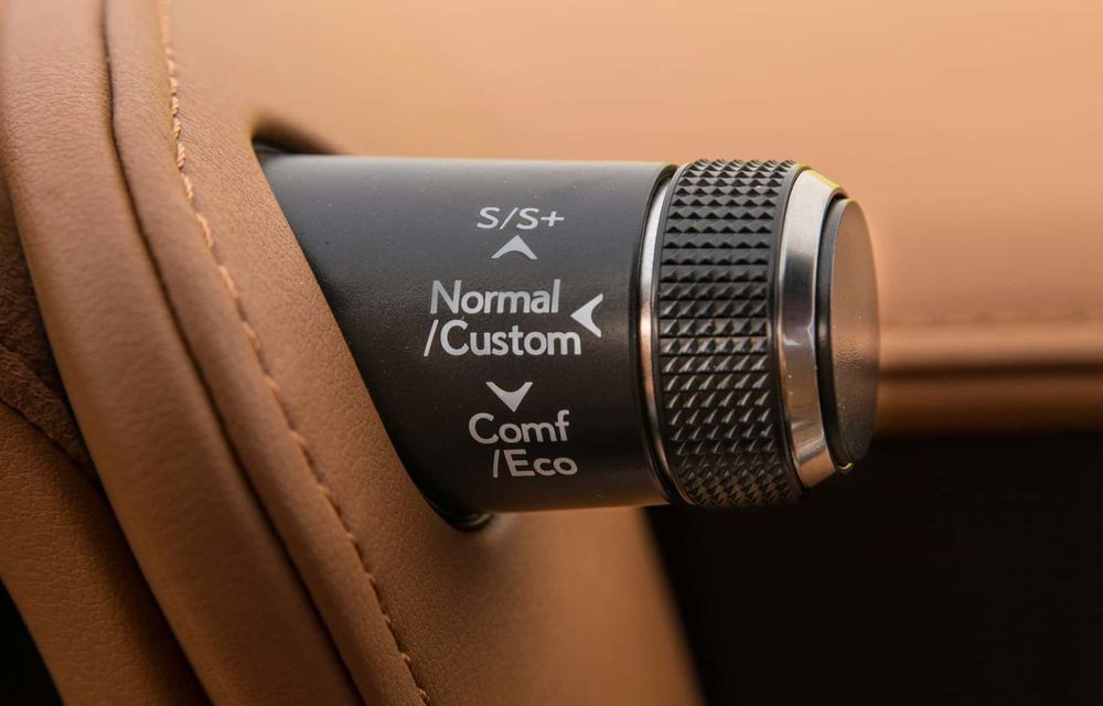 Noutăți pentru Lexus LC 500: display multimedia mai mare și culori exterioare noi - Poza 14