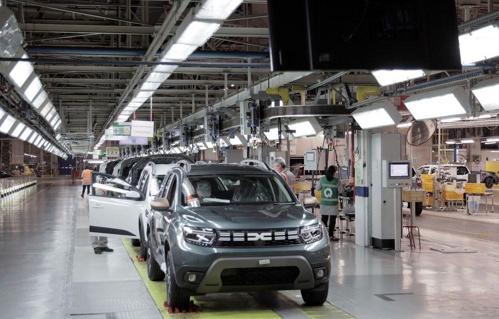Dacia a schimbat sigla modelelor sale, în toate cele 3 uzine simultan, în 24 de ore - Poza 4