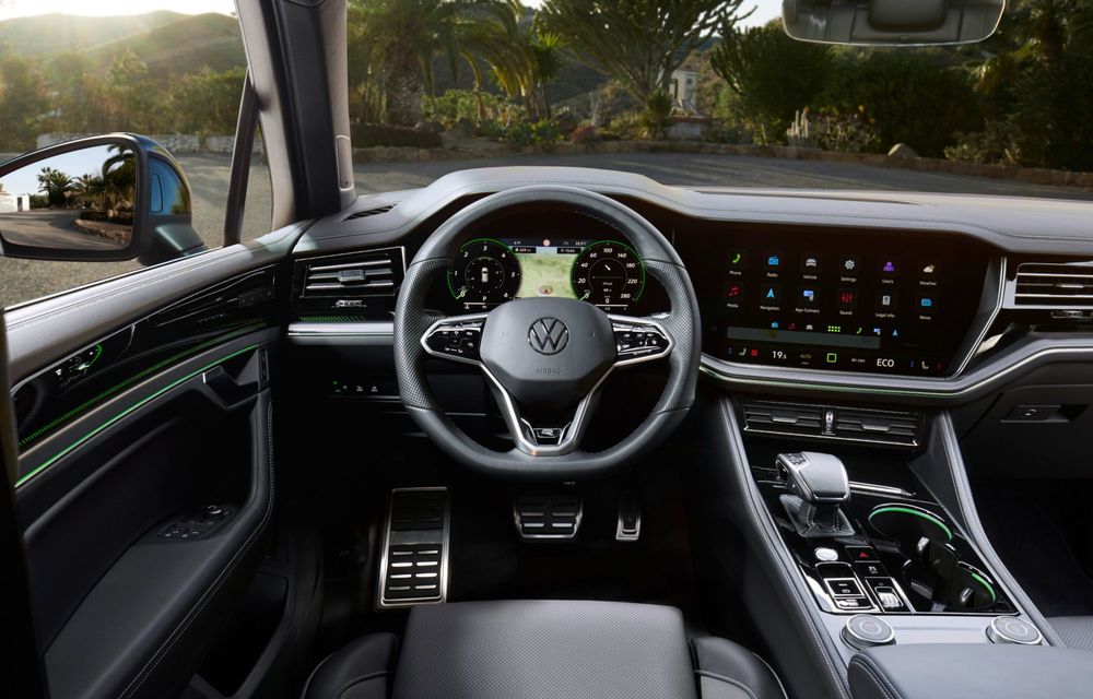 Noul Volkswagen Touareg facelift: faruri noi, motor V6 electrificat și preț de 69.000 de euro - Poza 54