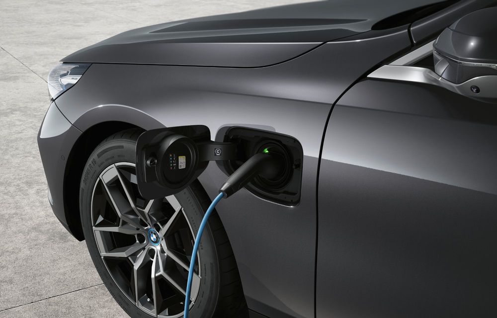 OFICIAL: Acesta este noul BMW Seria 5. Versiune electrică i5, cu 582 km autonomie - Poza 89