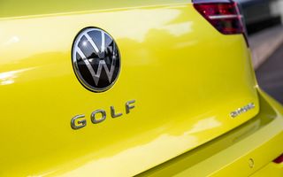 FOTOSPION: Imagini cu noul Volkswagen Golf facelift, surprins fără camuflaj
