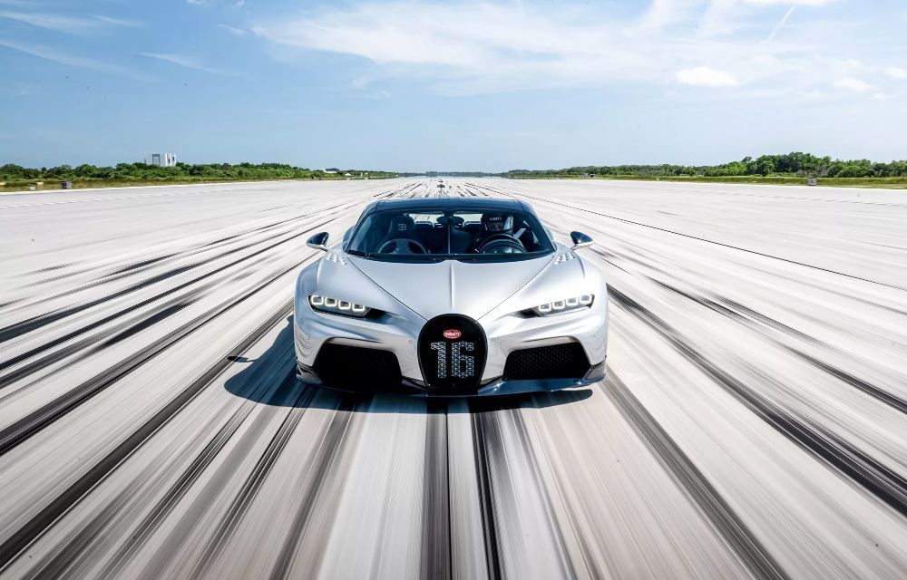 Bugatti a invitat 18 clienți să atingă viteza de 400 km/h la centrul spațial Kennedy - Poza 6