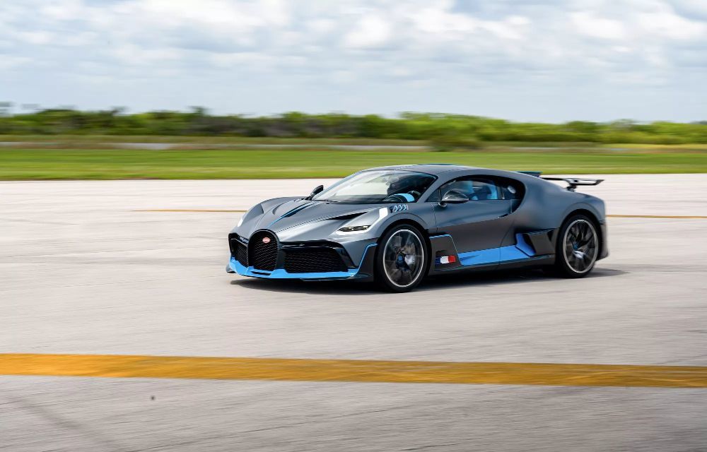 Bugatti a invitat 18 clienți să atingă viteza de 400 km/h la centrul spațial Kennedy - Poza 13