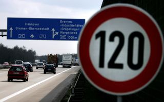 STUDIU: Peste două treimi dintre șoferii din Germania vor limite de viteză pe toate autostrăzile