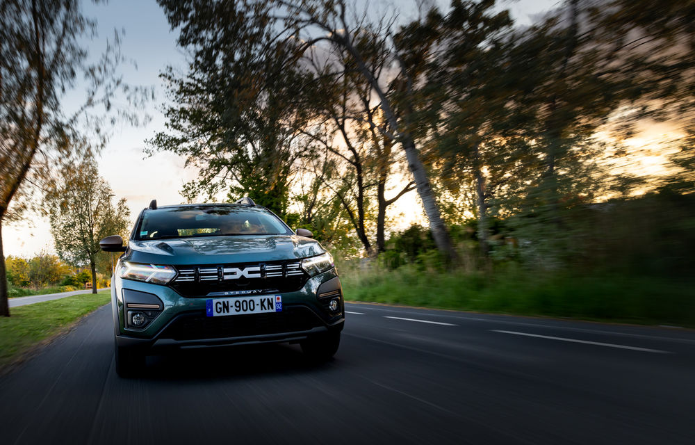 Viitoarea generație Dacia Sandero va avea și versiune electrică - Poza 1