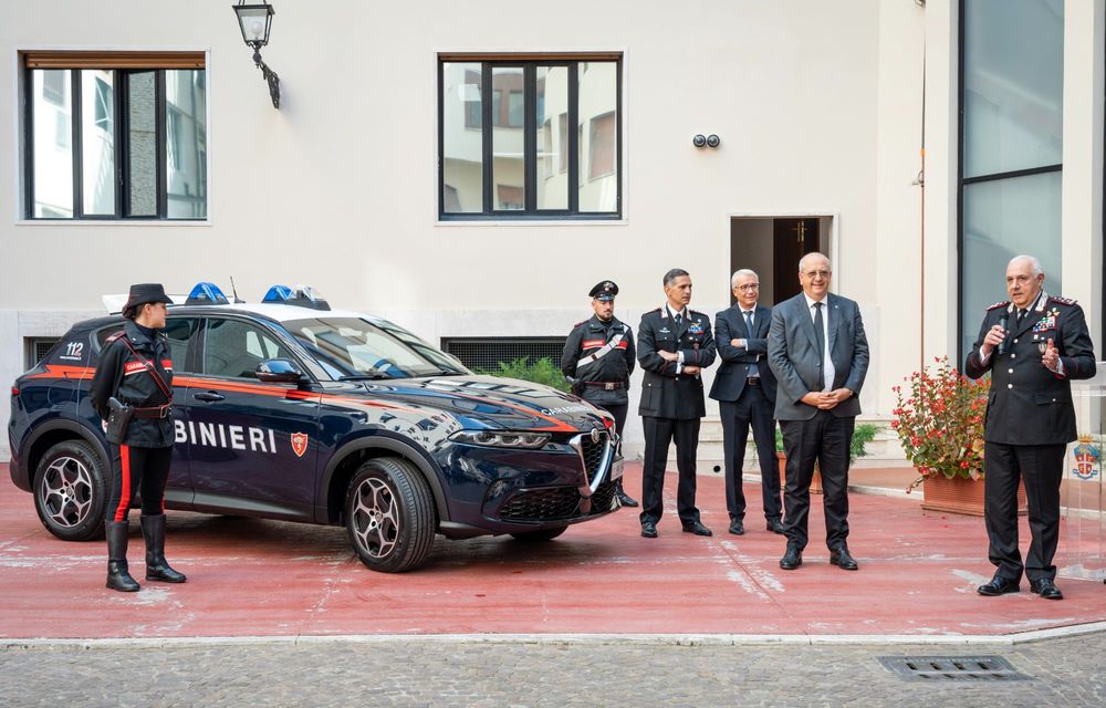 Italia: Alfa Romeo va livra 400 de exemplare Tonale către Carabinieri - Poza 5