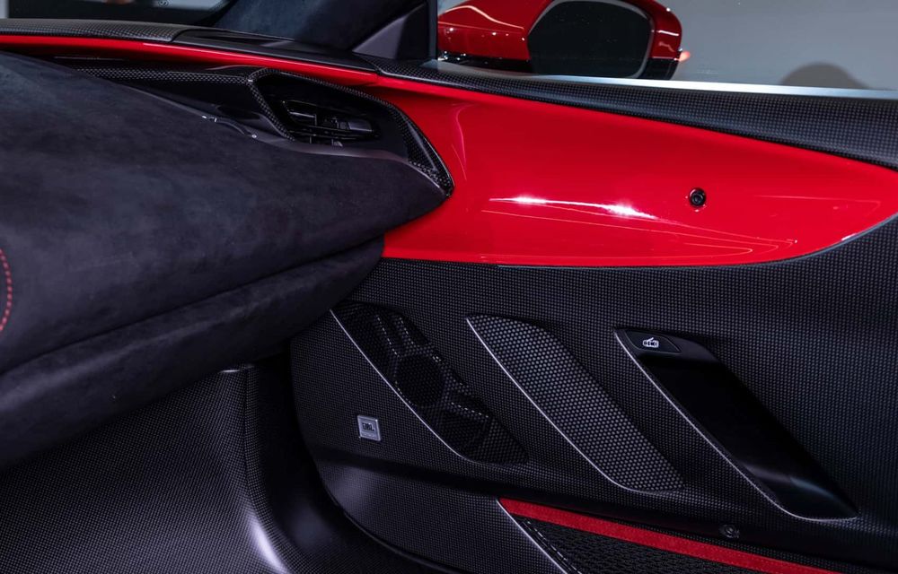 Ferrari prezintă noul SF90 XX Stradale: motor hibrid de 1030 de cai putere - Poza 37